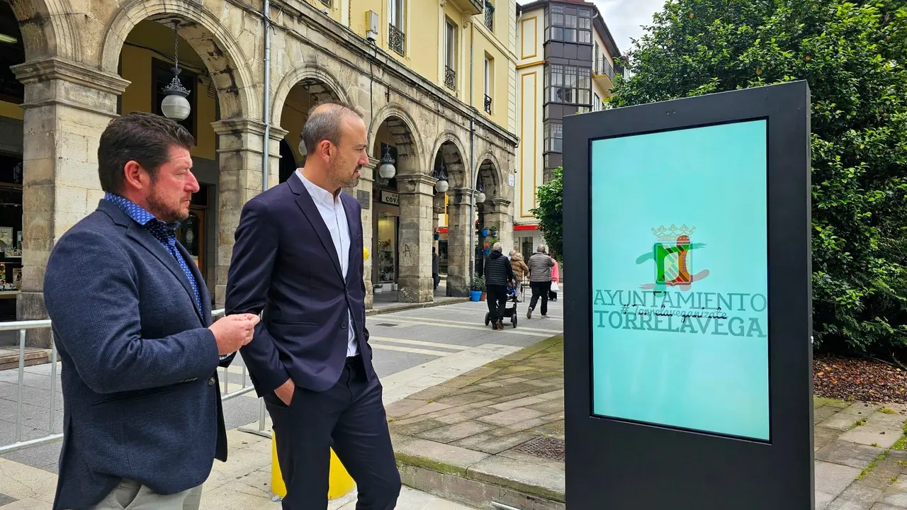 Instalaci&oacute;n de un t&oacute;tem en la Plaza Mayor