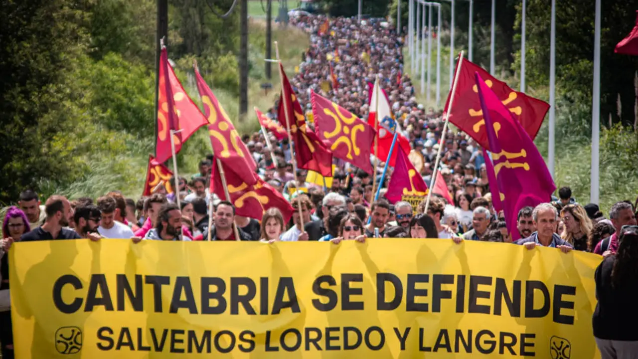 Manifestaci&oacute;n 'Cantabria se Defiende', organizada por Cantabristas