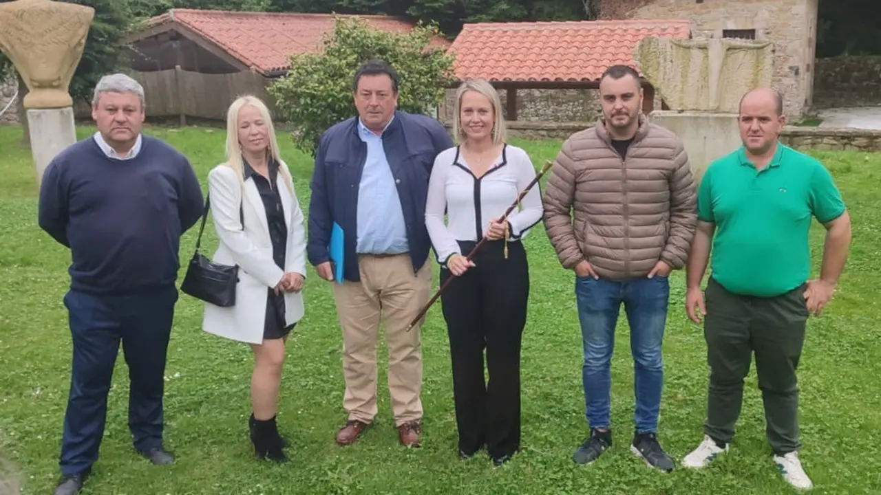 Nuevo equipo de Gobierno de Santillana del Mar, con Sara Izquierdo (PRC) como alcaldesa tras la moci&oacute;n de censura