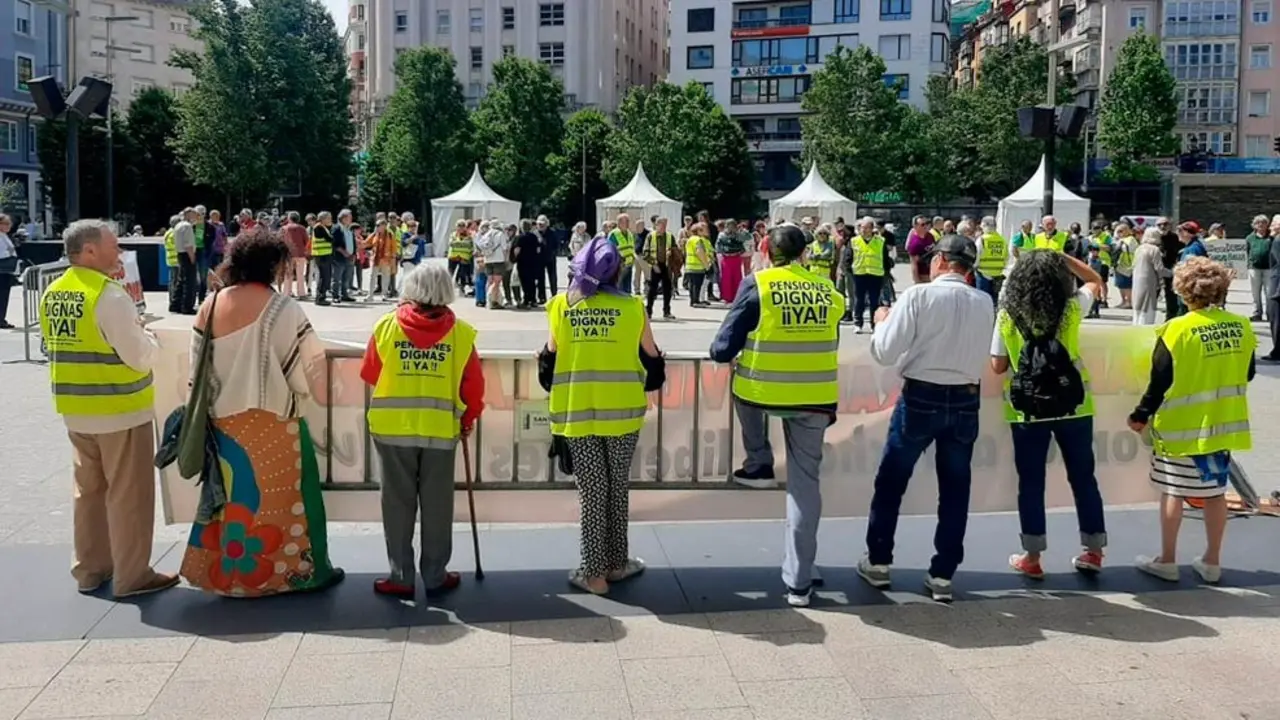 Concentraci&oacute;n en defensa de las personas mayores y en contra del maltrato a este colectivo