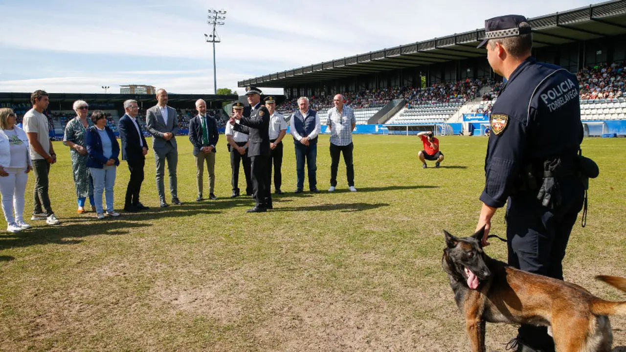 Exhibicci&oacute;n del trabajo de unidades caninas de Polic&iacute;a Nacional, Guardia Civil y Polic&iacute;a Local en 'El Malec&oacute;n'