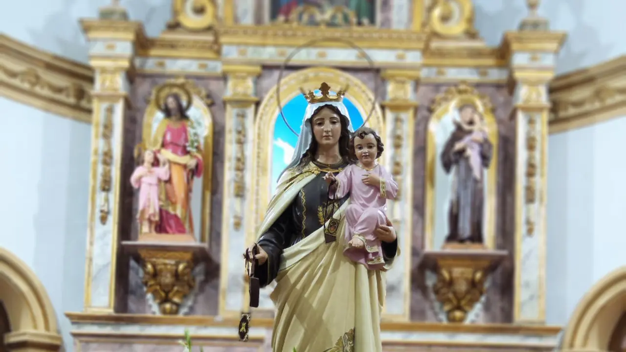 Imagen de la Virgen del Carmen de Suances