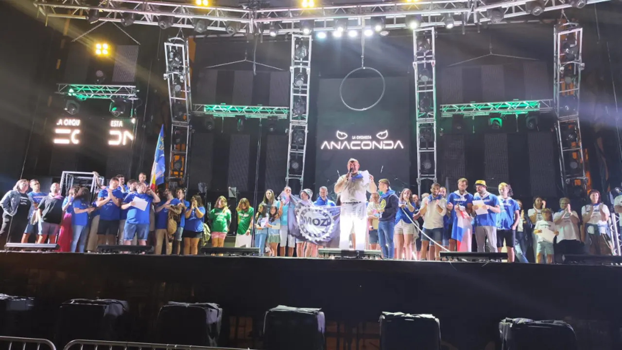 Momento de entrega de premios