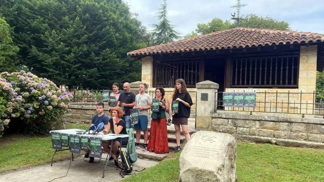 Representantes de colectivos organizadores y convocantes de la manifestaci&oacute;n del 28J en Puente San Miguel