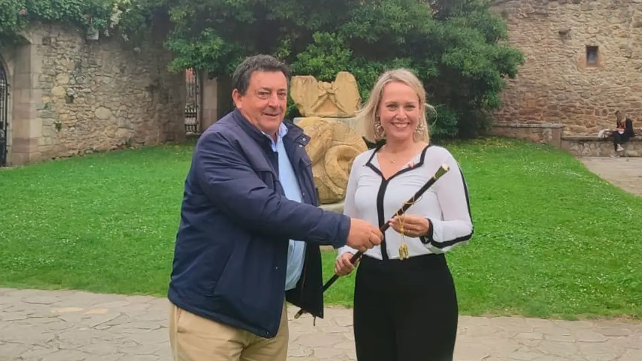 Rafael Oceja (PP) y Sara Izquierdo (PRC) en la investidura tras la moci&oacute;n de censura