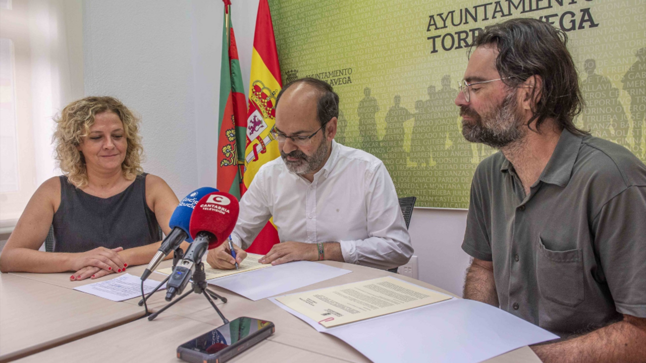 Firma del Convenio con la Asociaci&oacute;n Portugal