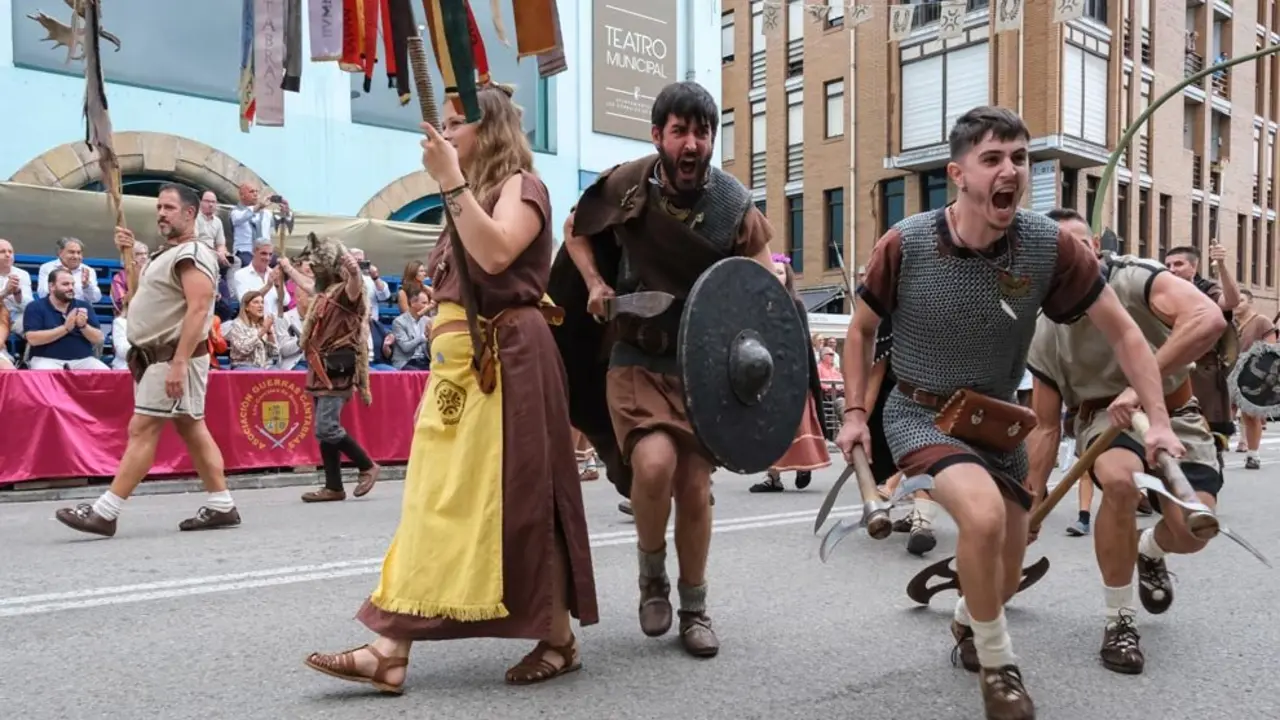 El Gran Desfile de las tribus c&aacute;ntabras y las legiones romanas en Los Corrales