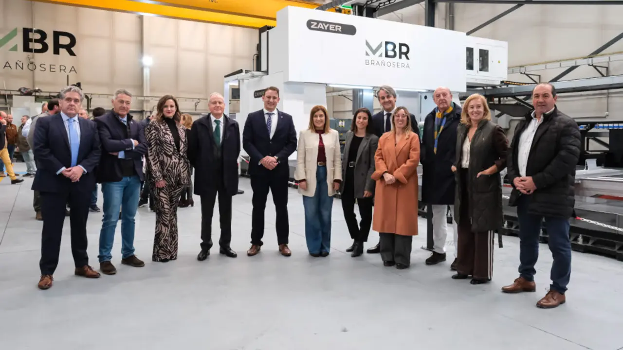 A presidenta de Cantabria, Mar&iacute;a Jos&eacute; S&aacute;enz de Buruaga, asiste al 45&ordm; aniversario de Mec&aacute;nica Bra&ntilde;osera