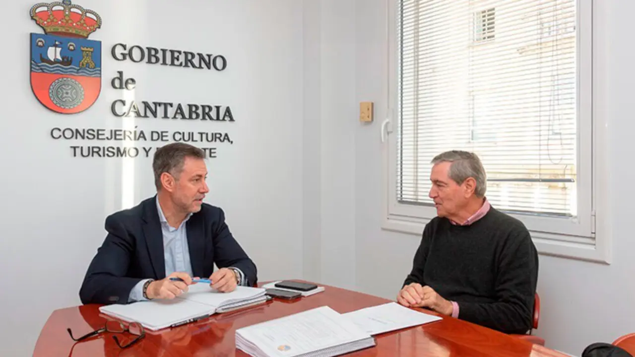 El consejero Mart&iacute;nez Abab y el alcalde Ruiz Moya