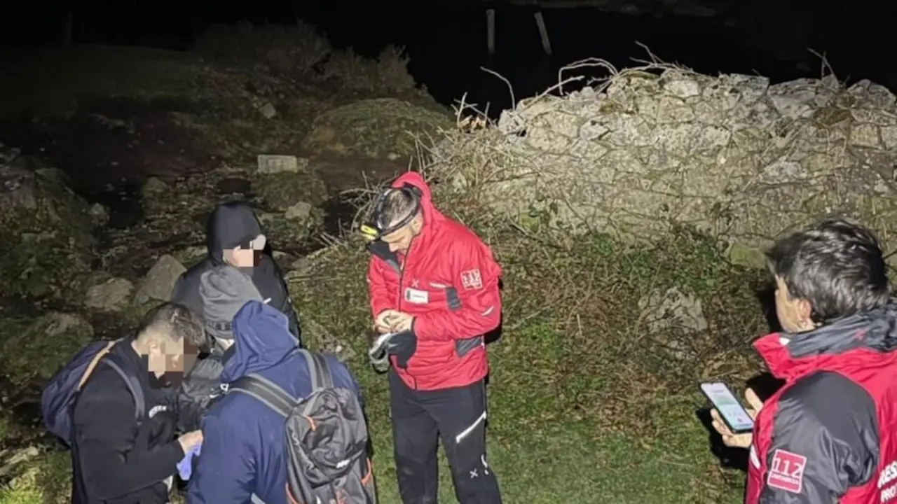 Rescatados tres j&oacute;venes senderistas perdidos en Soba