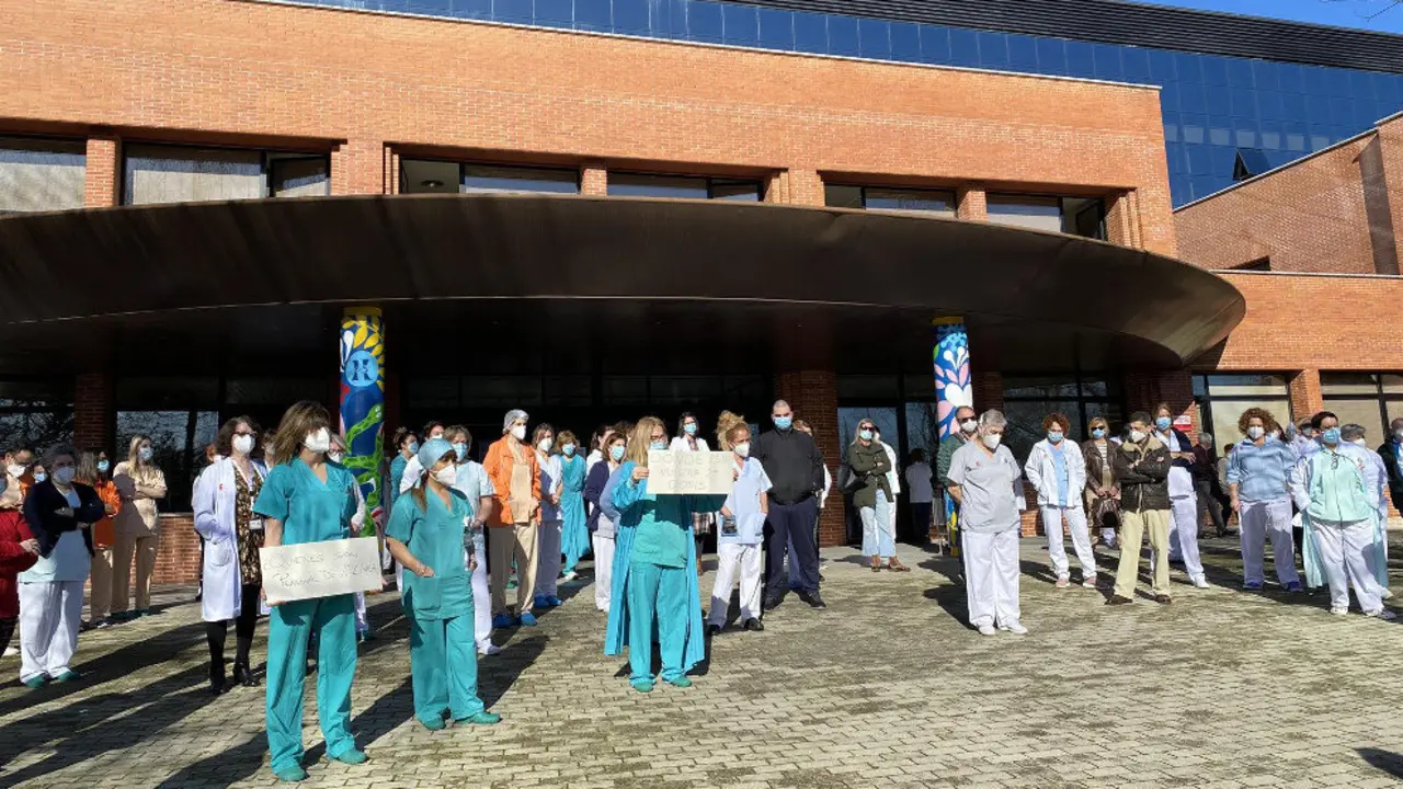 Archivo | Concentraci&oacute;n de los sanitarios en Sierrallana