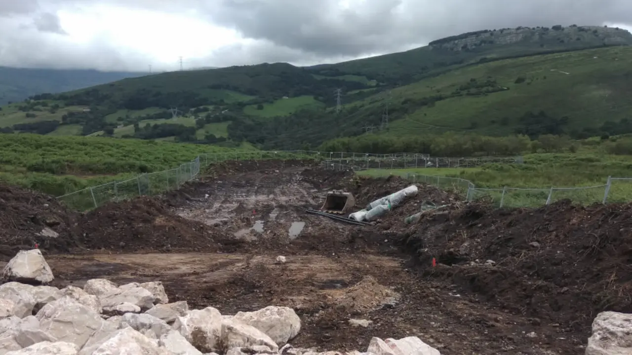 Obras sobre la turbera junto a la subestaci&oacute;n de REE