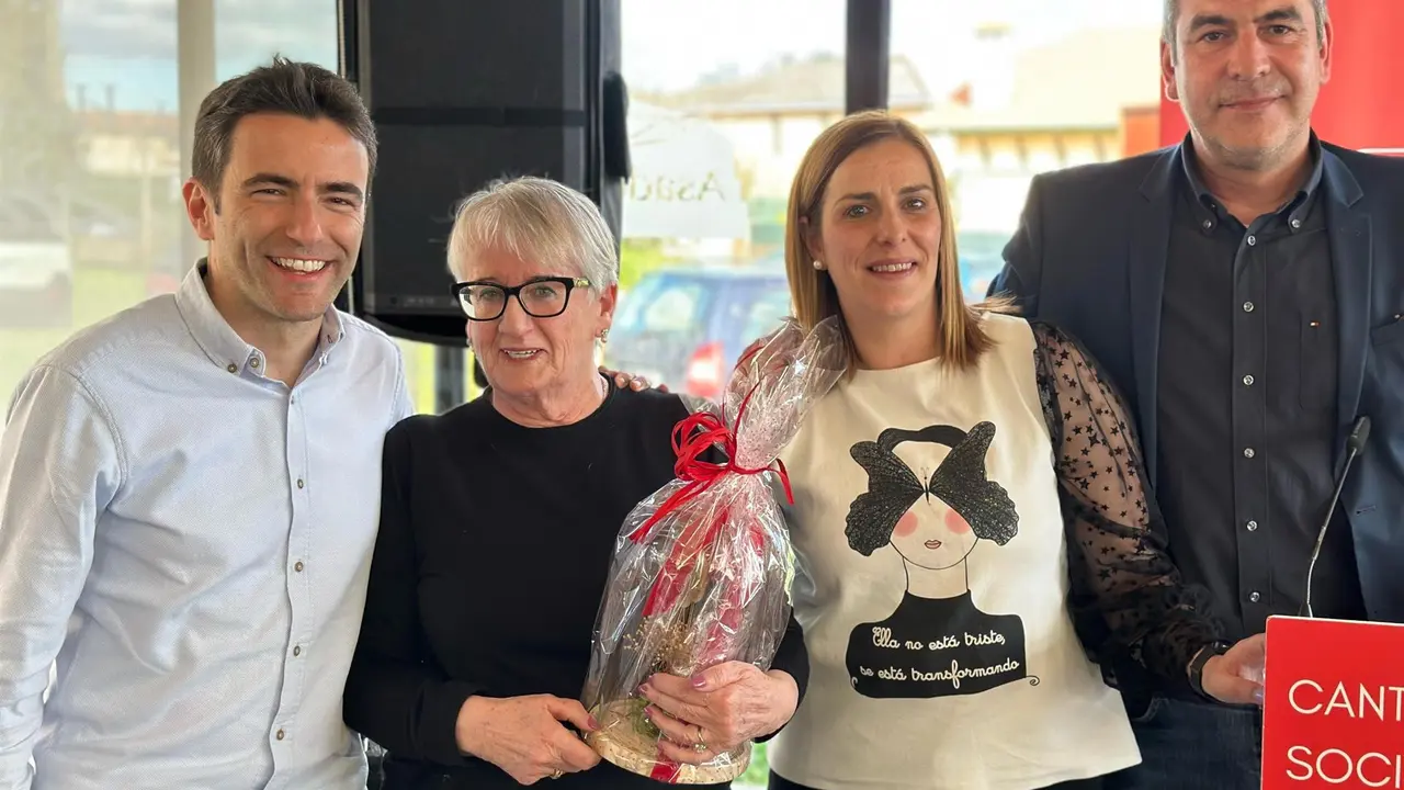 Casares en la tradicional comida del PSOE de Santo&ntilde;a con motivo del D&iacute;a de la Mujer