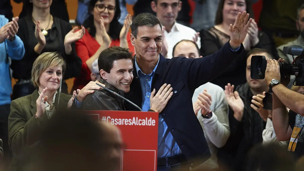Pedro Sánchez participa en la presentación de la candidatura a la Alcaldía de Santander de Pedro Casares, en 2019
