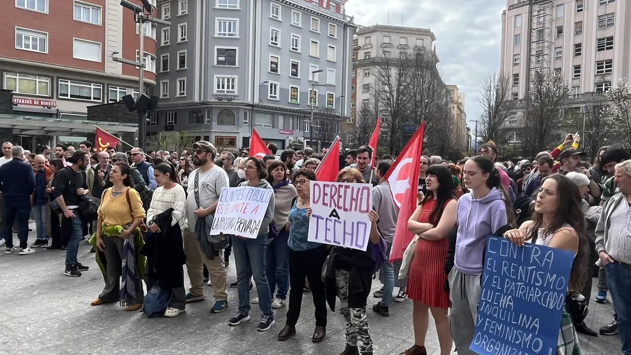 Concentración celebrada este sábado, 5 de abril, en Santander por el derecho a una vivienda digna