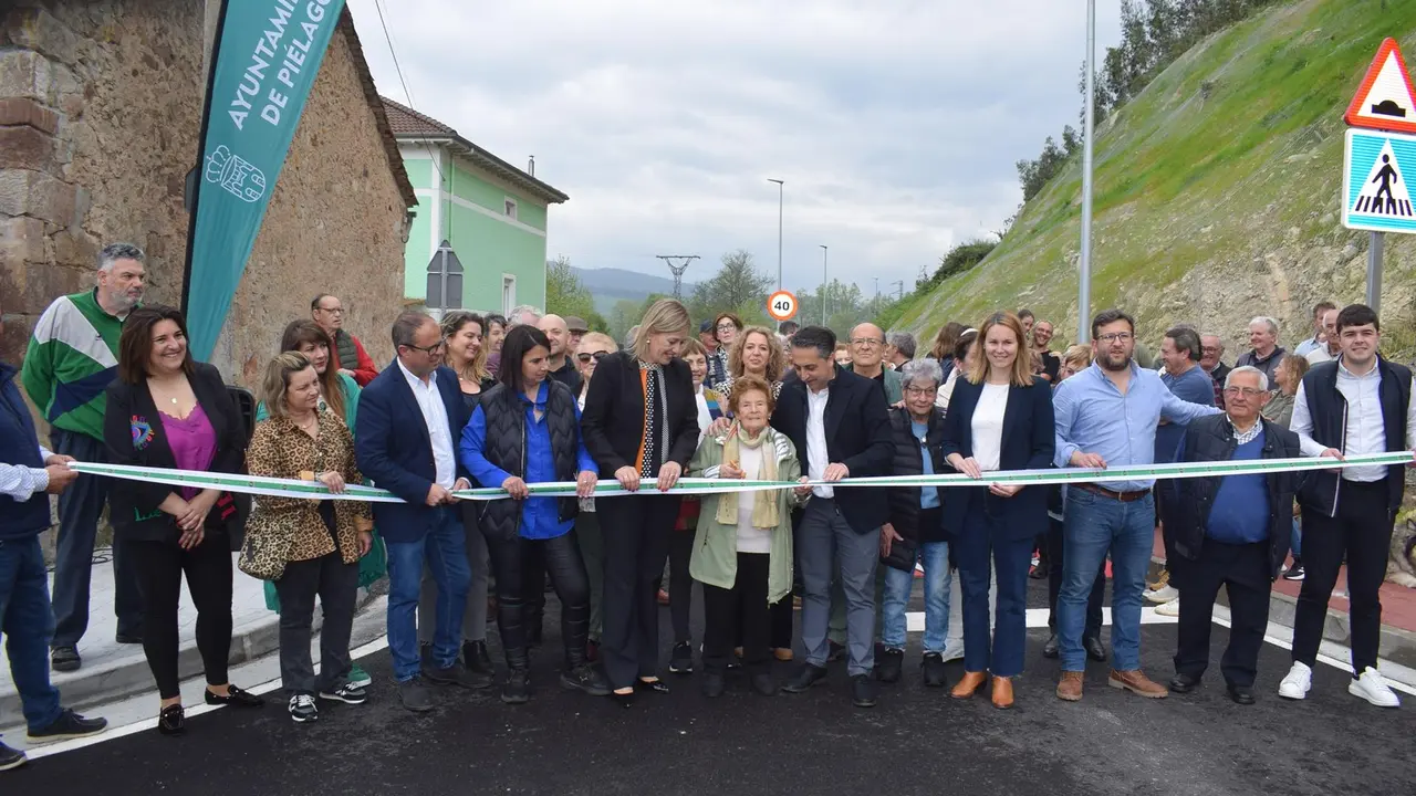Inauguración de la ampliación de la 'carretera negra' de Vioño