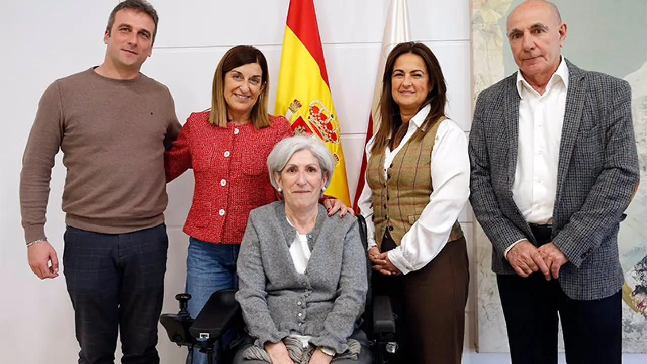 La presidenta de Cantabria, Mar&iacute;a Jos&eacute; S&aacute;enz de Buruaga, se reune con la Asociaci&oacute;n CanELA: 16 abr 25