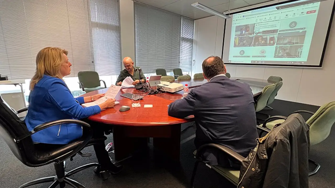 La consejera de Desarrollo Rural, Mar&iacute;a Jes&uacute;s Susinos, participa por videoconferencia en la Conferencia Sectorial de Medio Ambiente junto a &Aacute;ngel Serdio