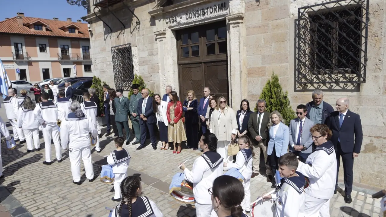 San Vicente celebra el día grande de La Folía con la procesión terrestre y marítima