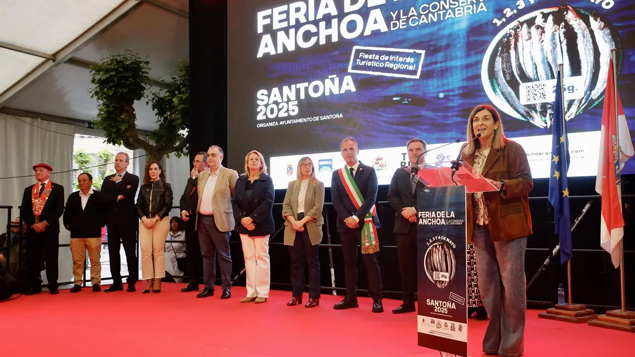 Buruaga inaugura la Feria de la Anchoa