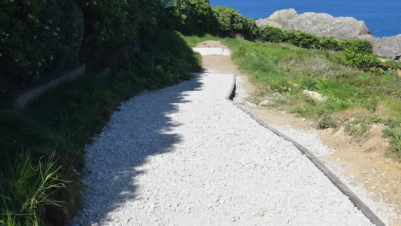 Obras de acceso a la playa de Somocuevas