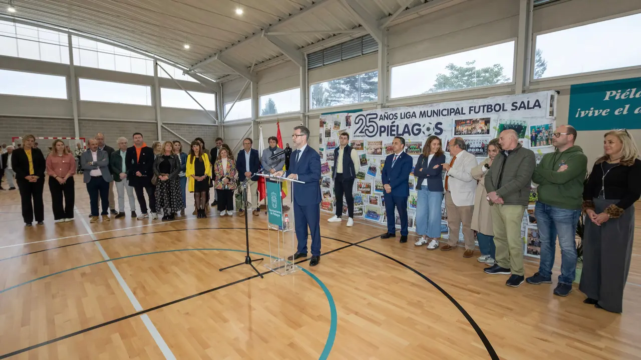 Acto inaugural del pabell&oacute;n polideportivo de Arce