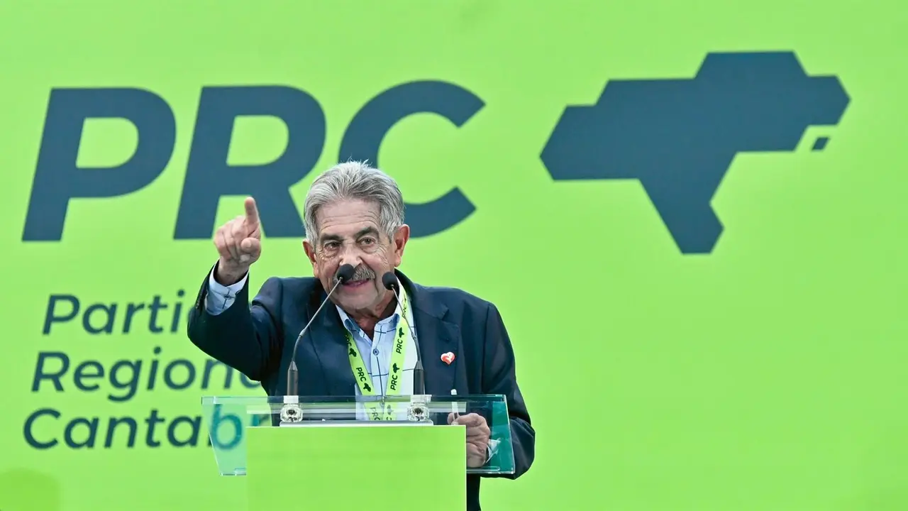 Revilla, en el acto de su sucesión como candidato electoral del PRC