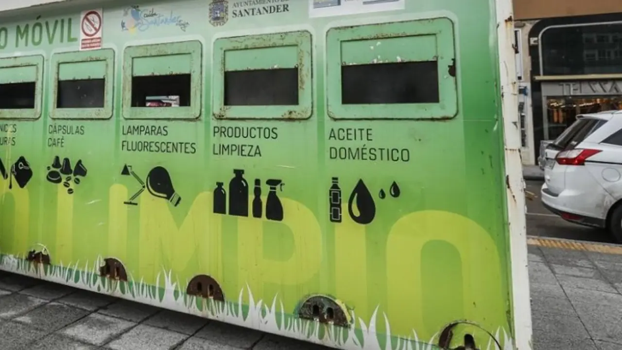 El Gobierno licita la adquisición de contenedores para la recogida de aceite usado y residuos textiles