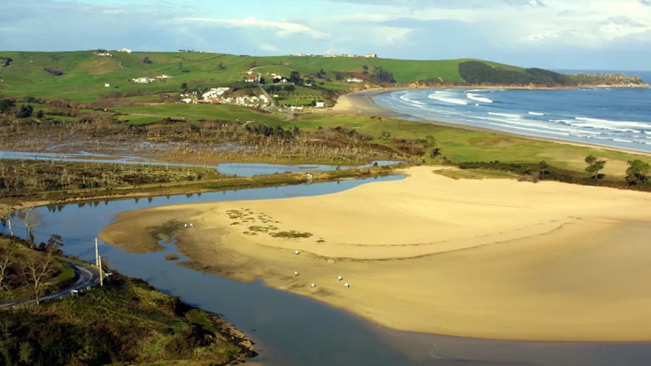 Playa de Oyambre