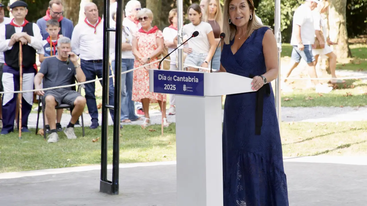 La presidenta de Cantabria, Mar&iacute;a Jos&eacute; S&aacute;enz de Buruaga