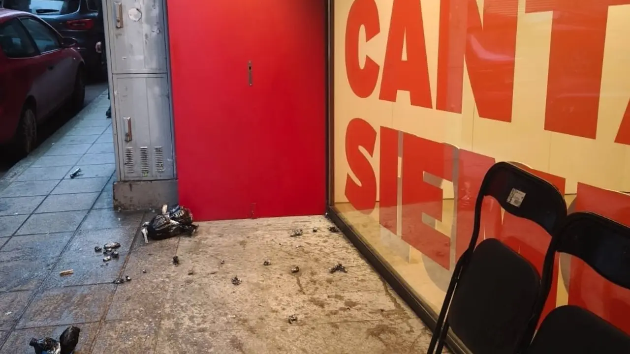 Artefactos caseros explosionados en la sede del PSOE de Cantabria