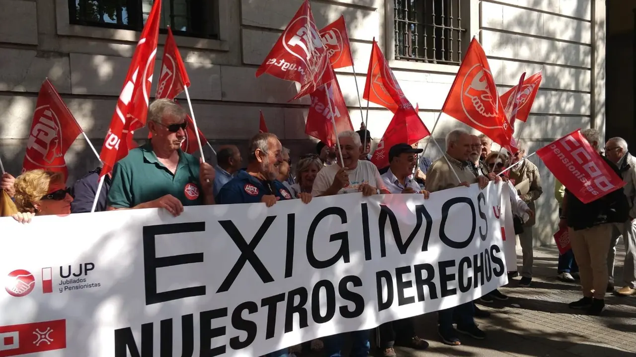 Los jubilados y pensionistas de UGT y CCOO reclaman políticas %22positivas%22 en el Día de las Personas Mayores