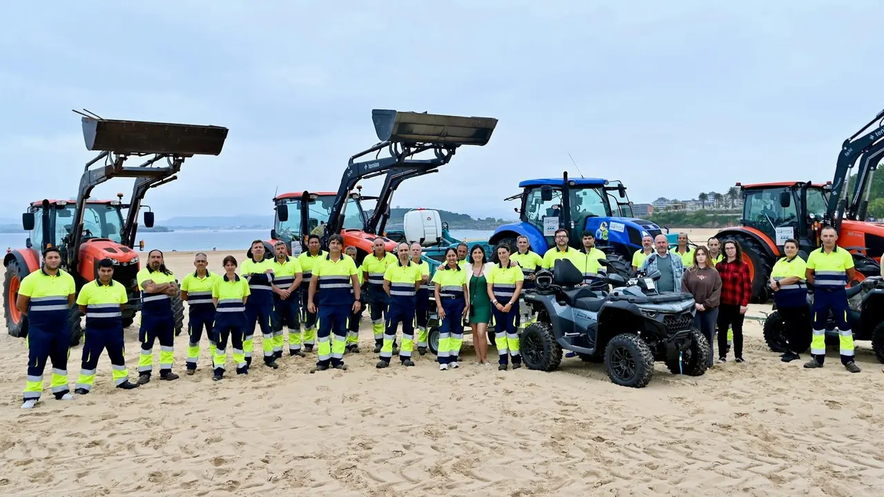 Servicio de limpieza y mantenimiento de las playas de Santander
