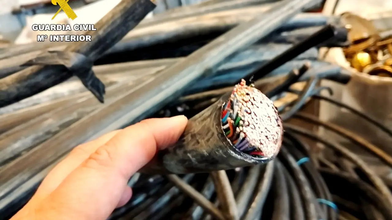Cinco investigados por apropiarse de 3.345 kilos de cable de cobre de la empresa en la que trabajaban