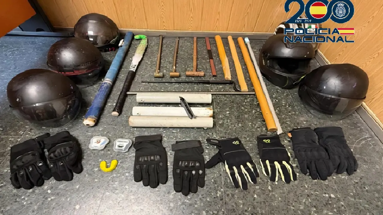 La Policía Nacional ha detenido ha 162 personas por participar en incidentes violentos en el fútbol y por, presuntamente, estar vinculados a %22grupos radicales en el ámbito futbolístico%22 durante la primera vuelta de la temporada 2025-2026.