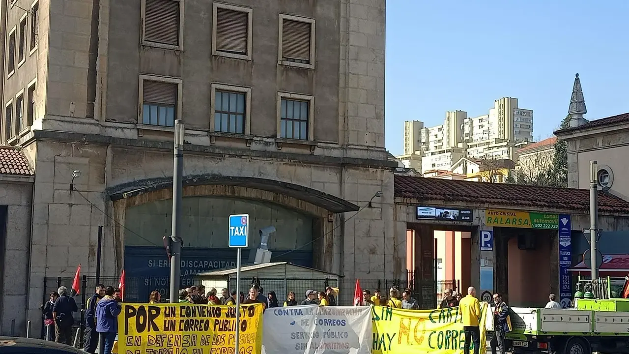 Concentración de empleados de Correos