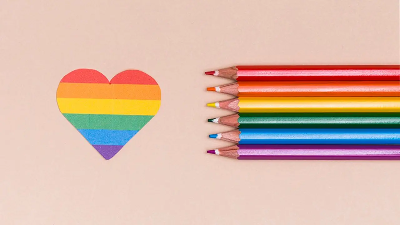 El Gobierno defiende un comercio "seguro, accesible y respetuoso" con los derechos LGTBI de Cantabria
 

El Gobierno de Cantabria, a trav&eacute;s de la Consejer&iacute;a de Industria, Empleo, Innovaci&oacute;n y Comercio, aboga por afianzar la igualdad, la diversidad y el respeto en los espacios comerciales de la Comunidad Aut&oacute;noma y defiende la necesidad de configurar la actividad comercial como un espacio seguro, accesible y respetuoso con los derechos LGTBI.