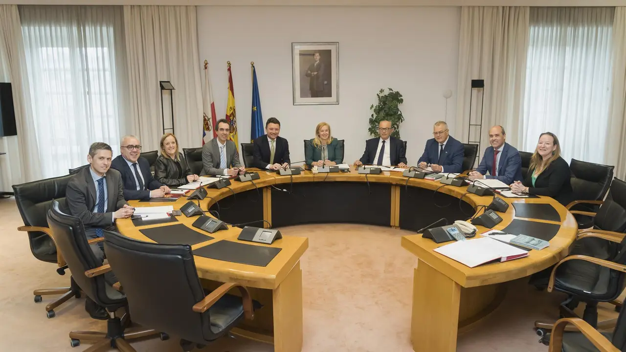 Reunión de la Mesa del Parlamento y la Junta de Portavoces