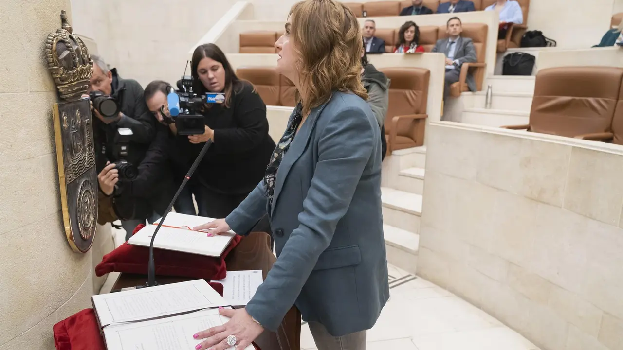 Toma de posesión de Ana Obregón del PRC en sustitucion de Marcano