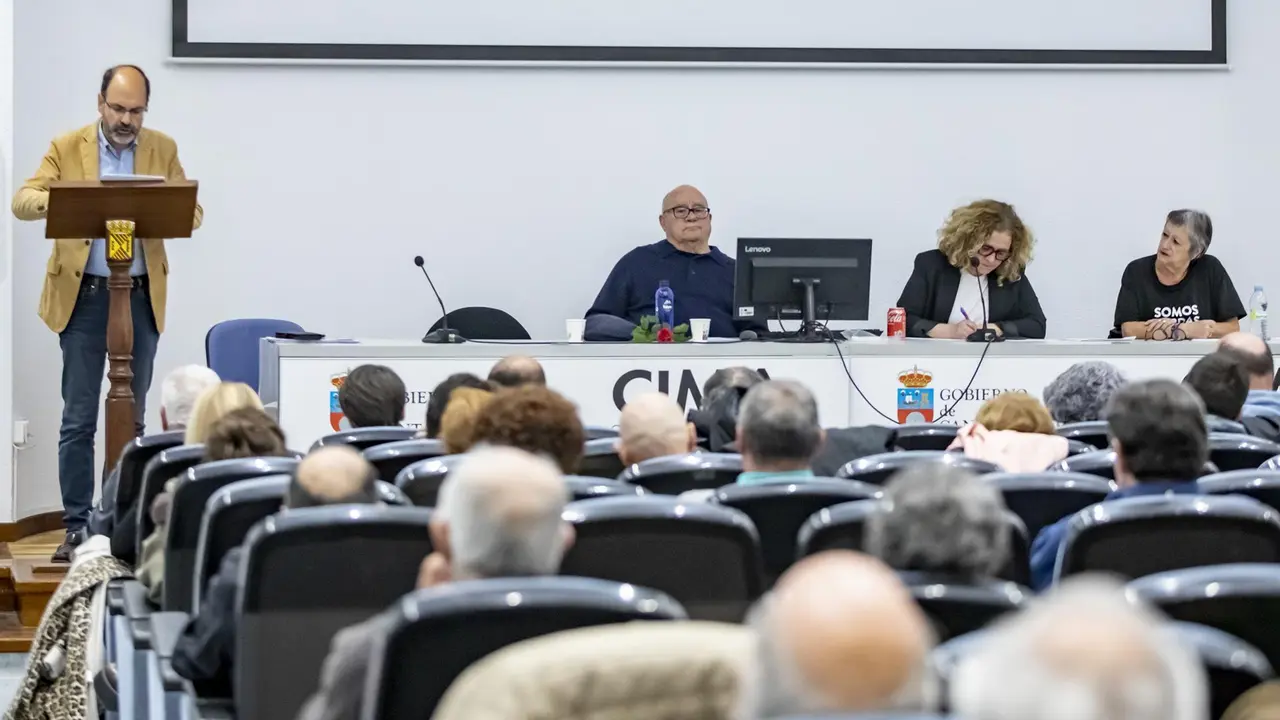 El secretario general del PSOE de Torrelavega, Jose Luis Urraca