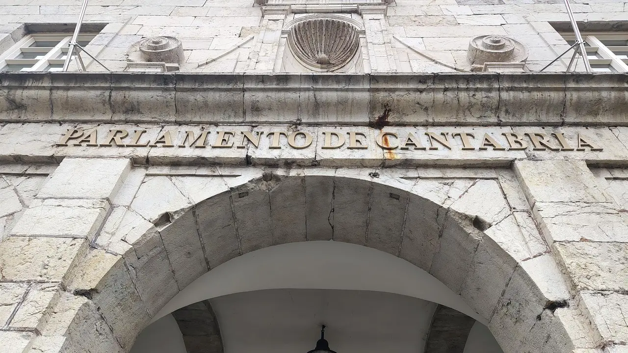Archivo - Parlamento de Cantabria.