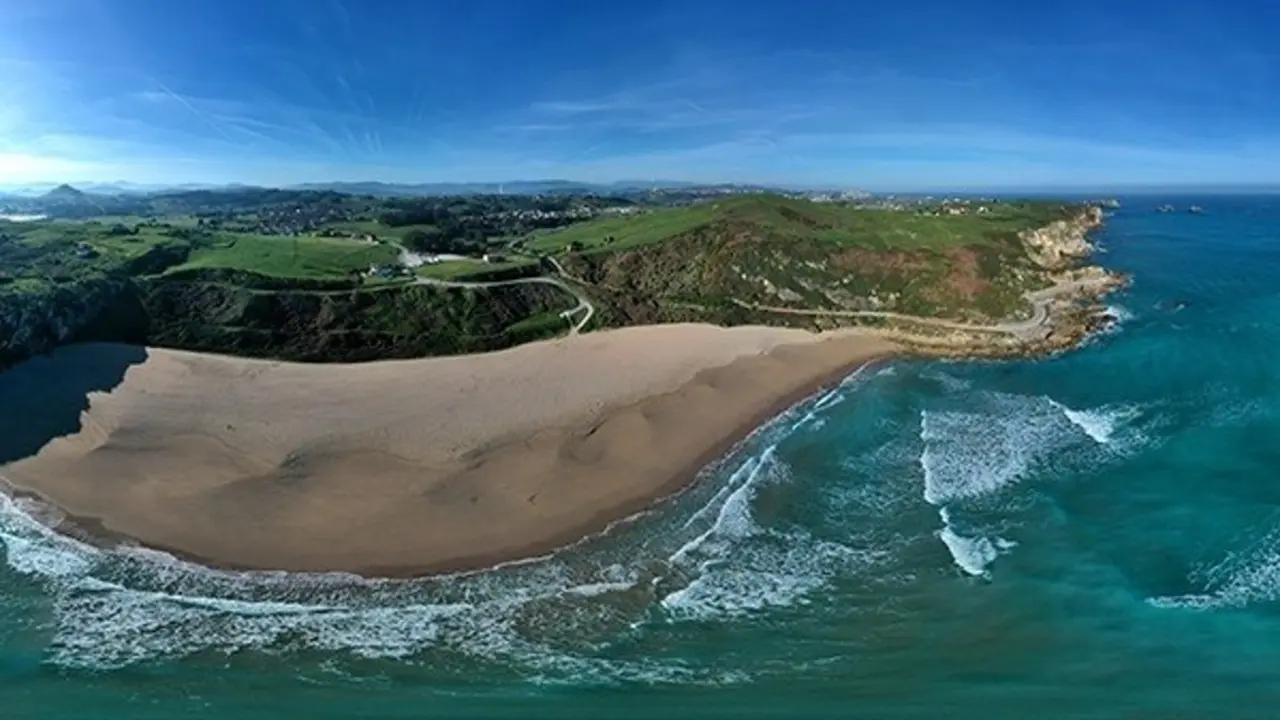 Panorámica playa de Usgo. 