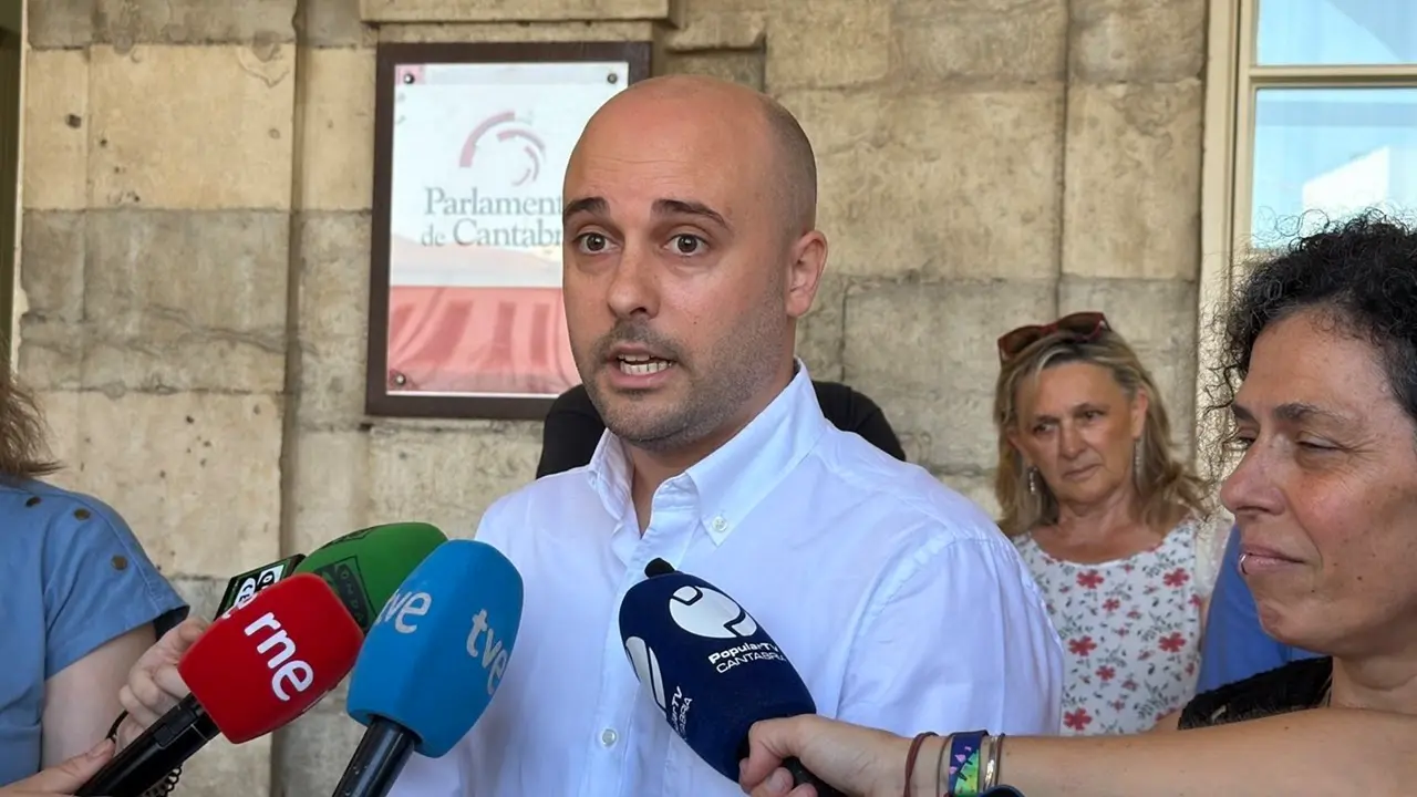 El candidato de Izquierda Unida-Podemos a la Presidencia de Cantabria, Israel Ruiz Salmón.-ARCHIVO 