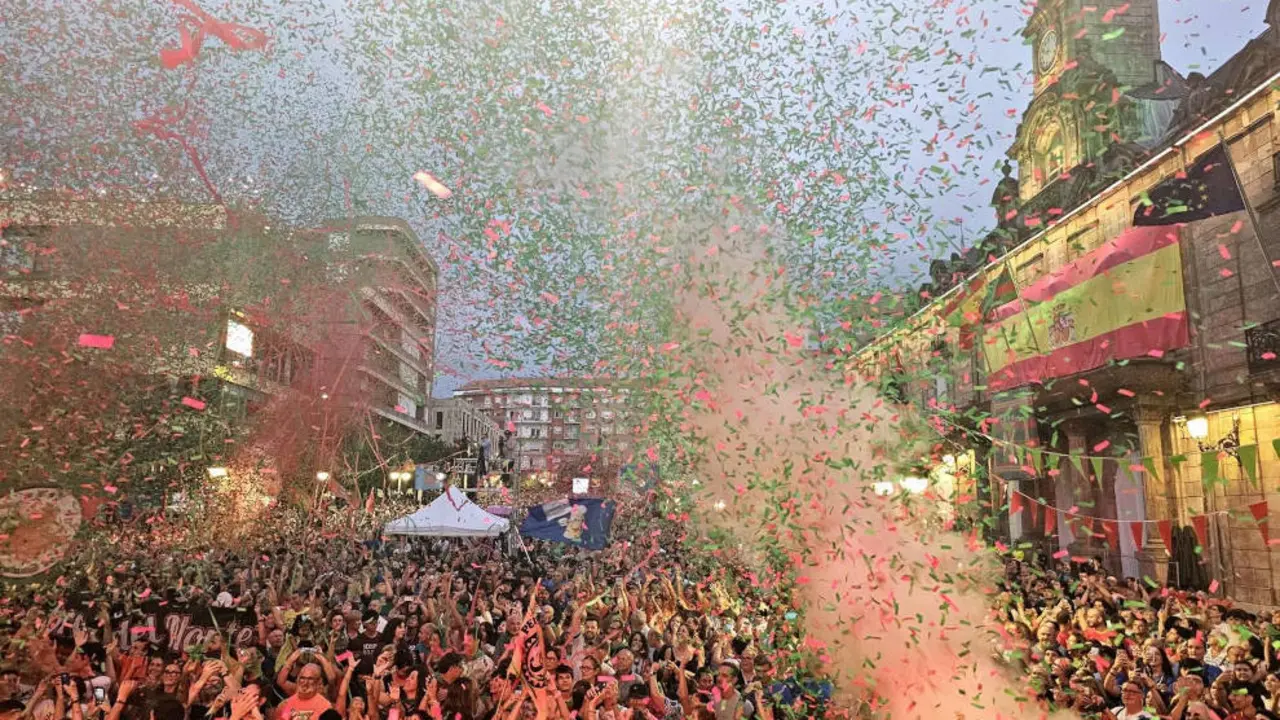 Chupinazo que inicia las fiestas de Torrelavega 