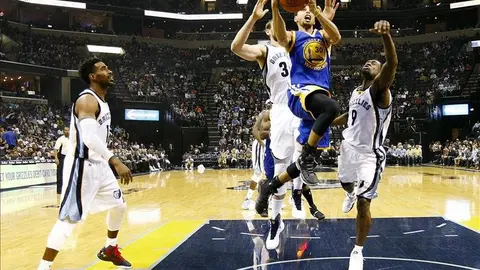 84-100. Curry y Warriors empatan la marca de equipo y mantienen el invicto